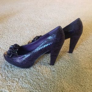 🐍 Madden Girl Purple & Black Snakeskin Pumps